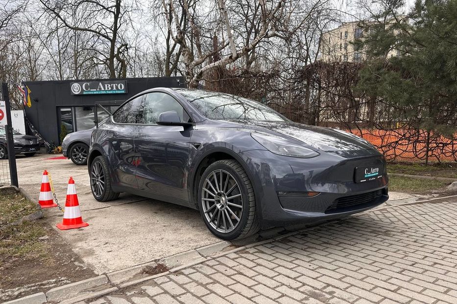 Продам Tesla Model Y 82.5кВт 2023 года в Черновцах