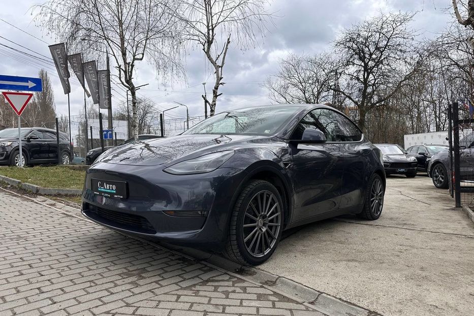Продам Tesla Model Y 82.5кВт 2023 года в Черновцах