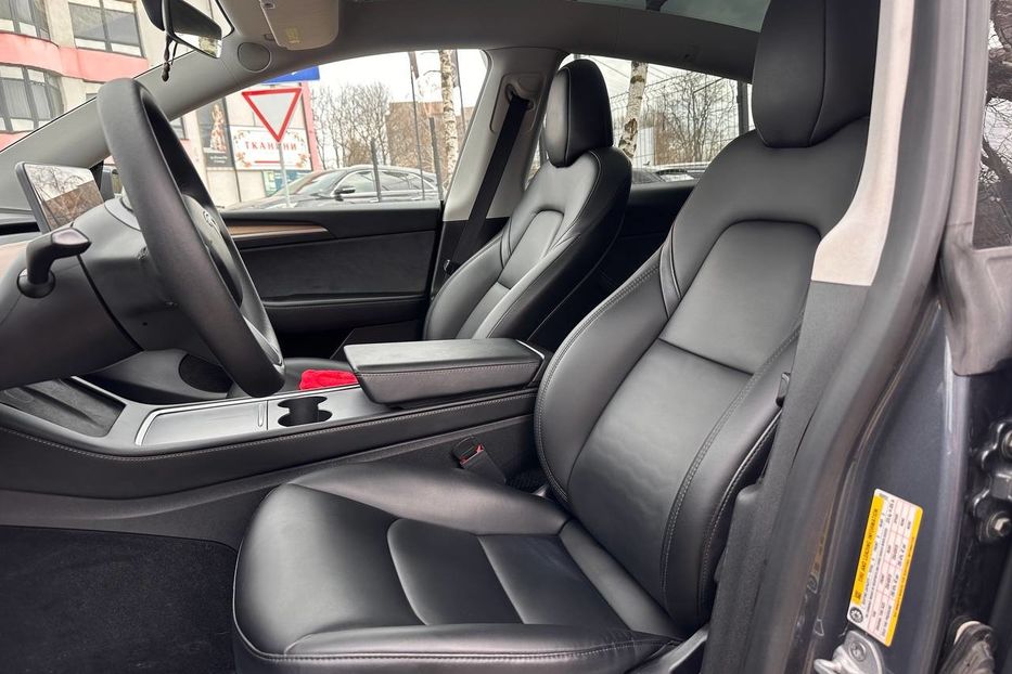 Продам Tesla Model Y 82.5кВт 2023 года в Черновцах