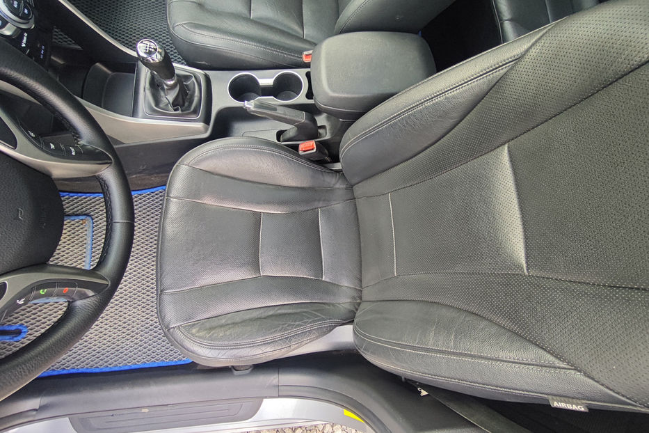 Продам Hyundai Elantra 2014 года в Киеве