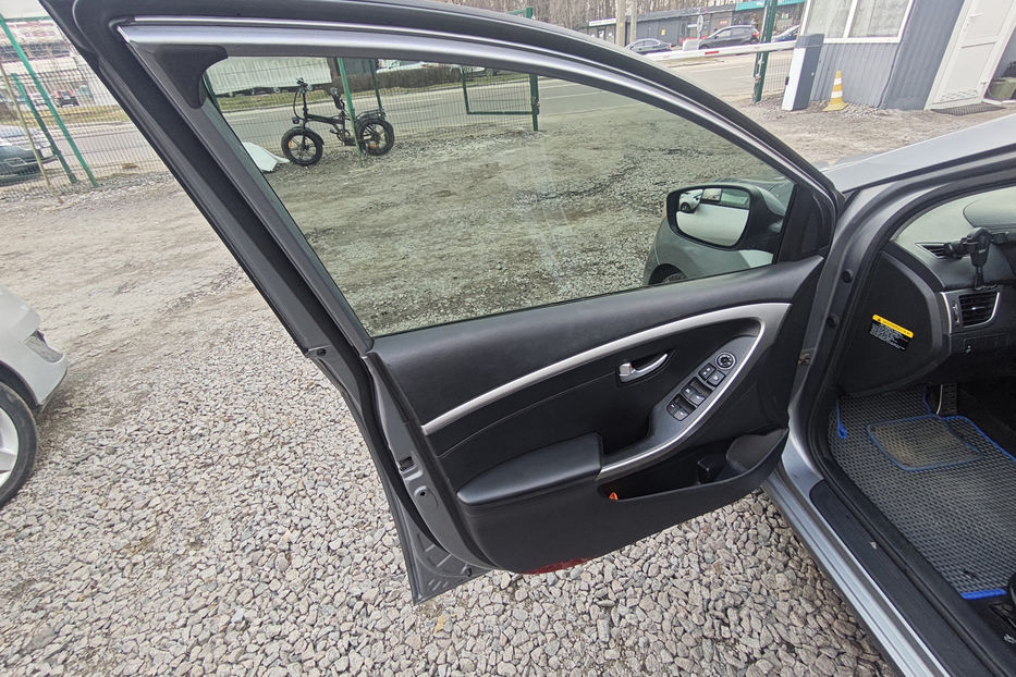 Продам Hyundai Elantra 2014 года в Киеве