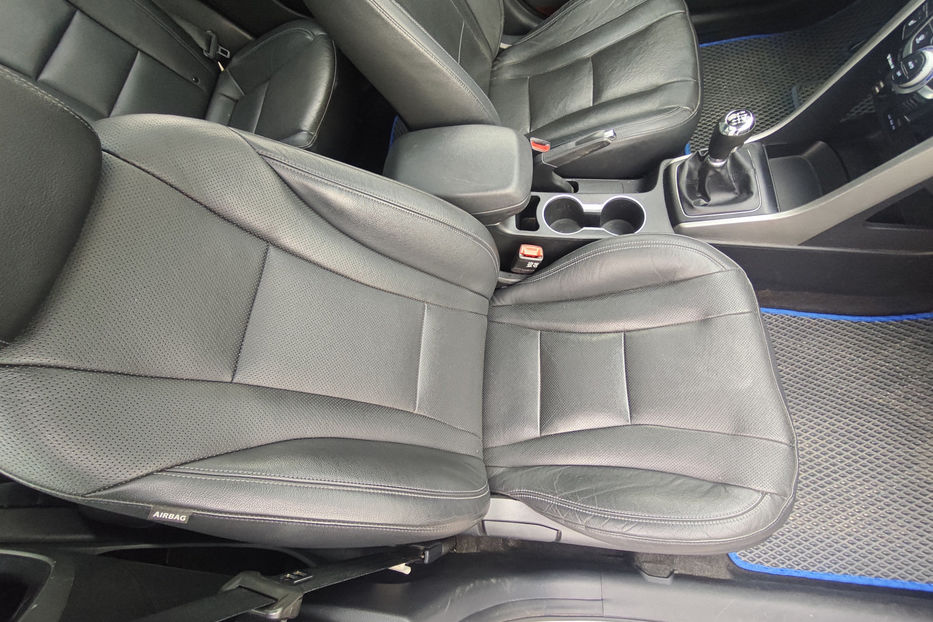 Продам Hyundai Elantra 2014 года в Киеве