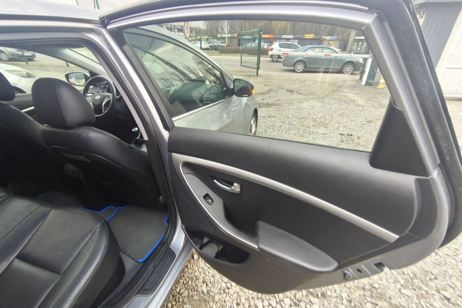 Продам Hyundai Elantra 2014 года в Киеве