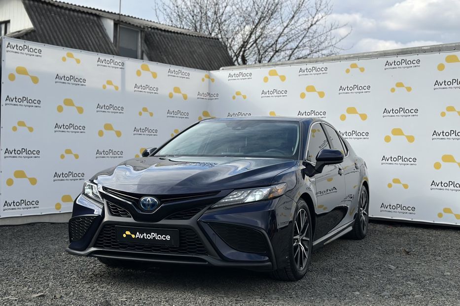 Продам Toyota Camry 2021 года в Луцке