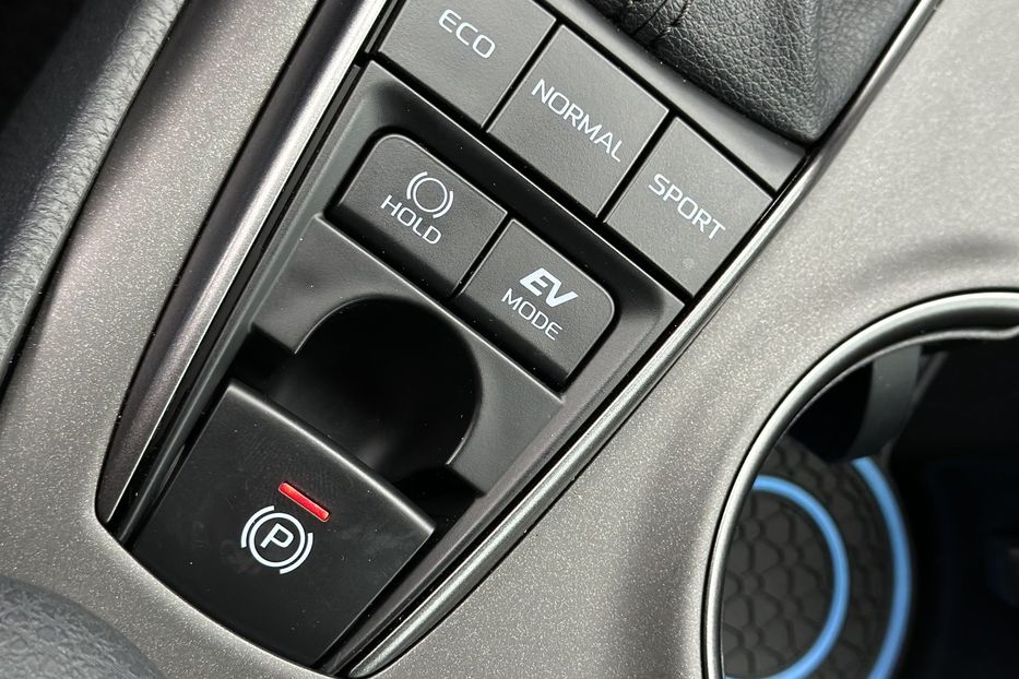 Продам Toyota Camry 2021 года в Луцке