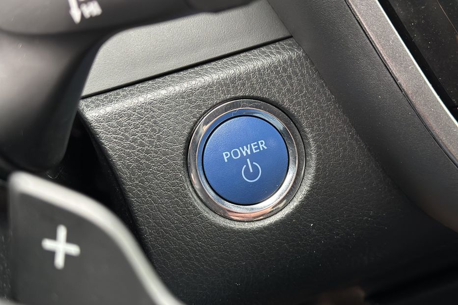 Продам Toyota Camry 2021 года в Луцке