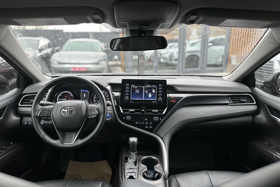 Продам Toyota Camry 2021 года в Луцке