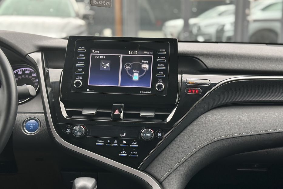 Продам Toyota Camry 2021 года в Луцке