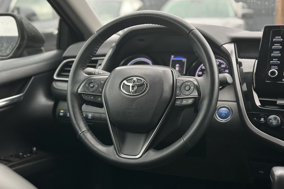 Продам Toyota Camry 2021 года в Луцке