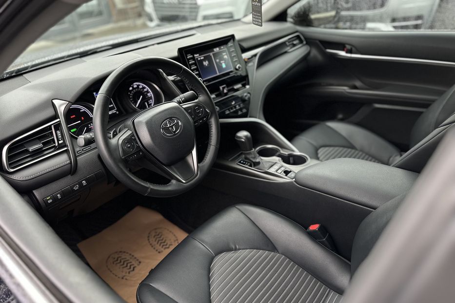Продам Toyota Camry 2021 года в Луцке
