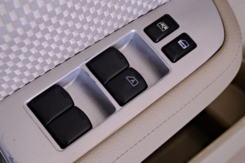 Продам Nissan TIIDA 2010 года в Одессе