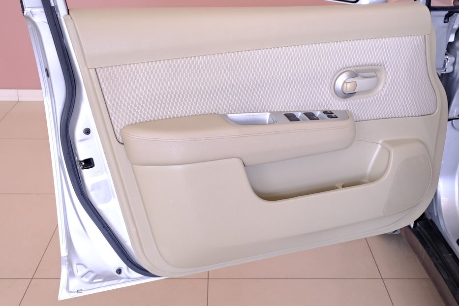 Продам Nissan TIIDA 2010 года в Одессе