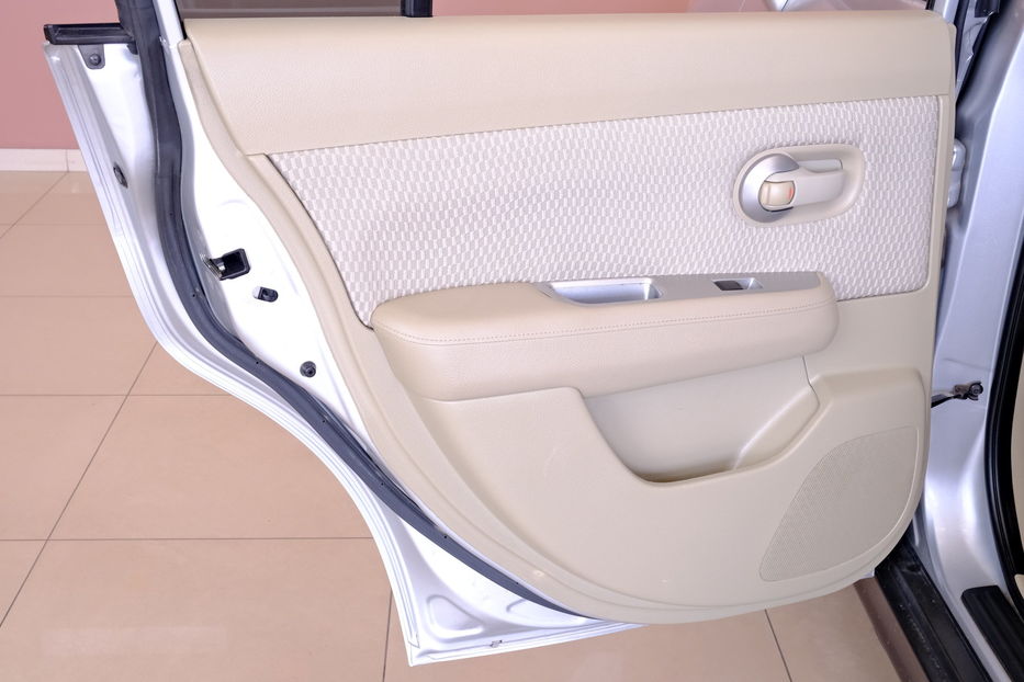 Продам Nissan TIIDA 2010 года в Одессе