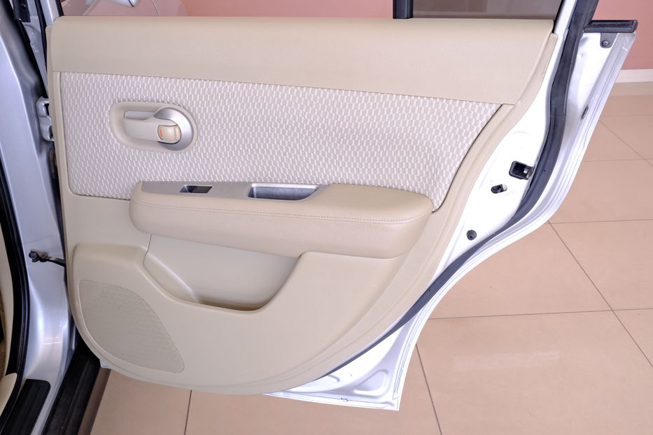 Продам Nissan TIIDA 2010 года в Одессе