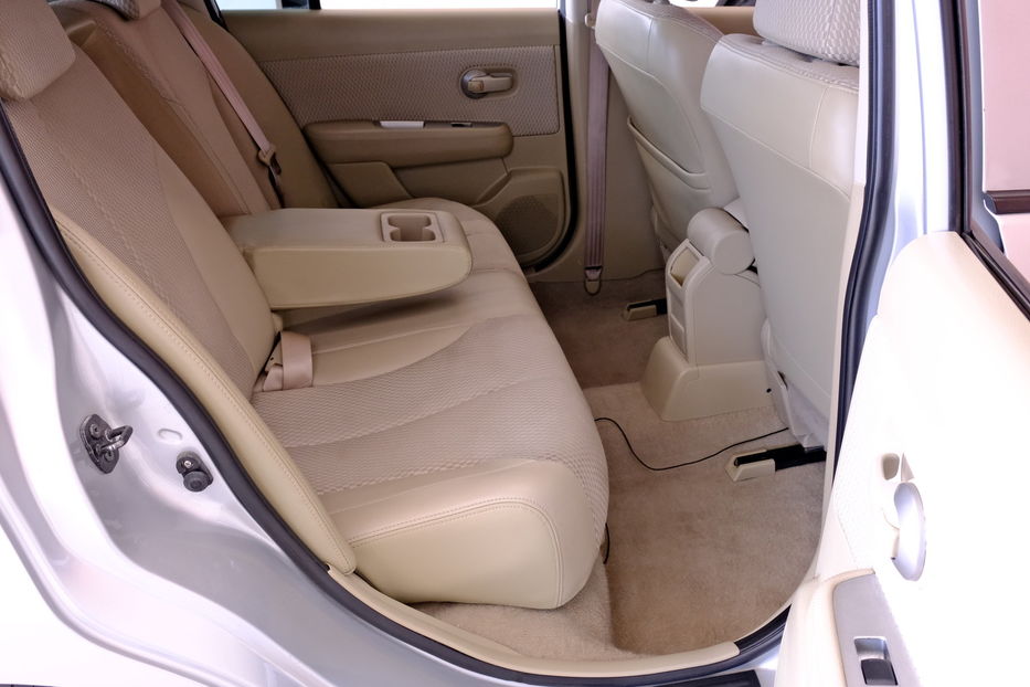 Продам Nissan TIIDA 2010 года в Одессе