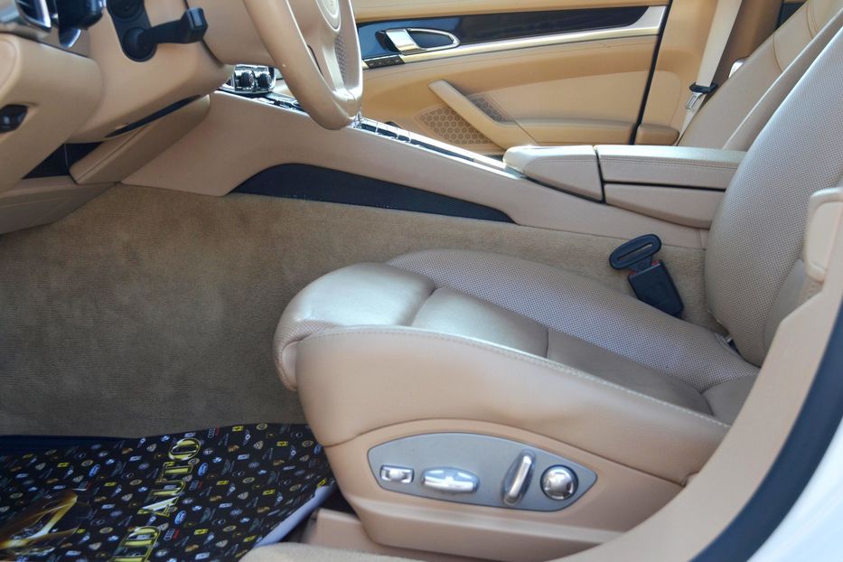 Продам Porsche Panamera 4S 2011 года в Одессе