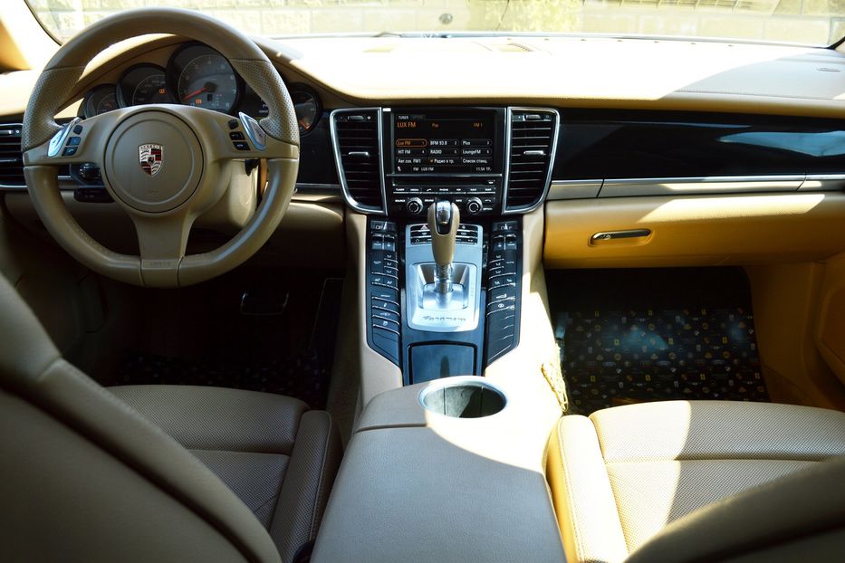 Продам Porsche Panamera 4S 2011 года в Одессе