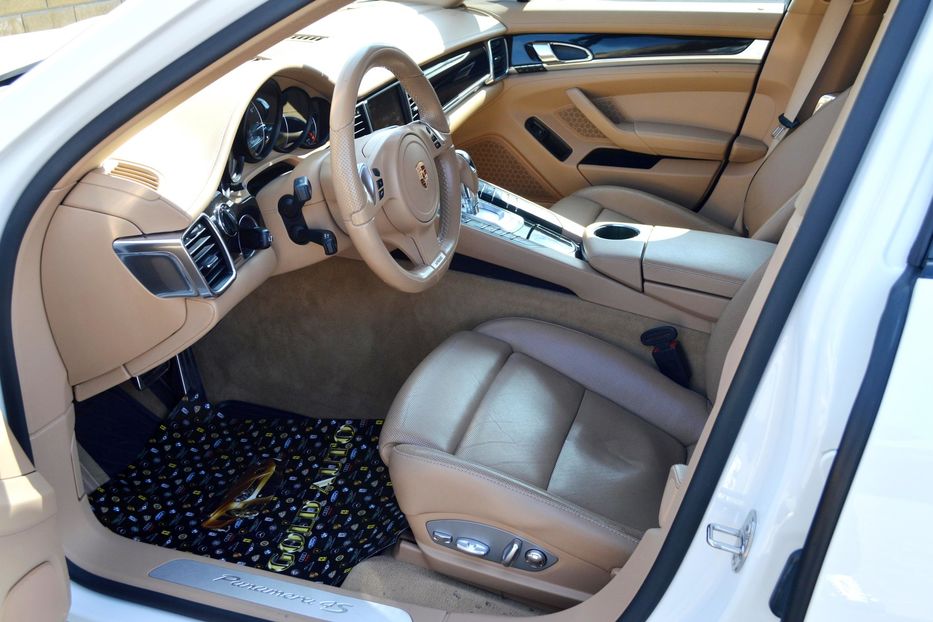 Продам Porsche Panamera 4S 2011 года в Одессе