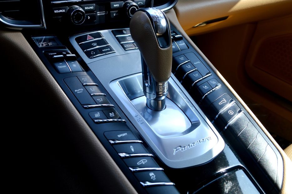 Продам Porsche Panamera 4S 2011 года в Одессе