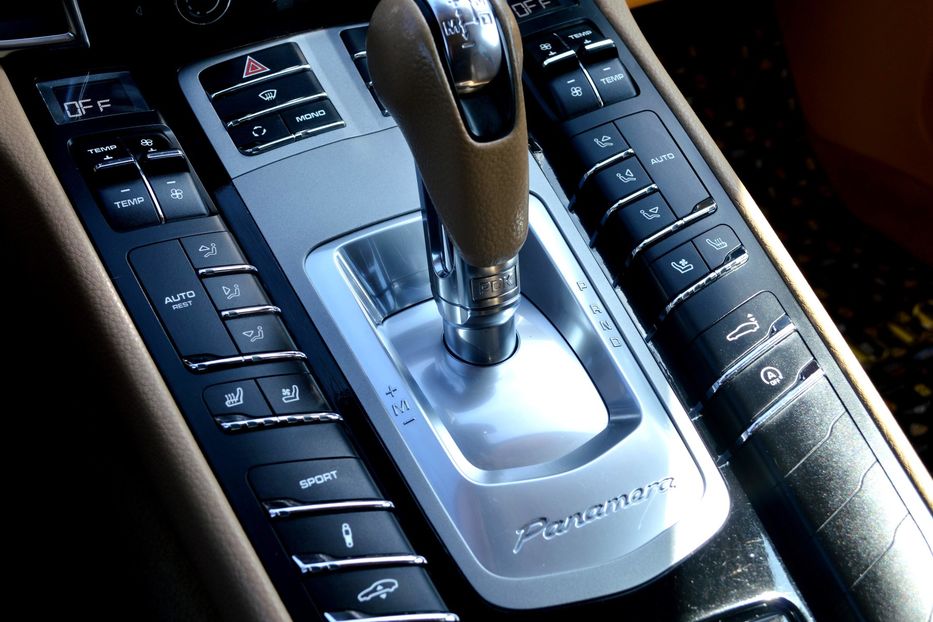 Продам Porsche Panamera 4S 2011 года в Одессе