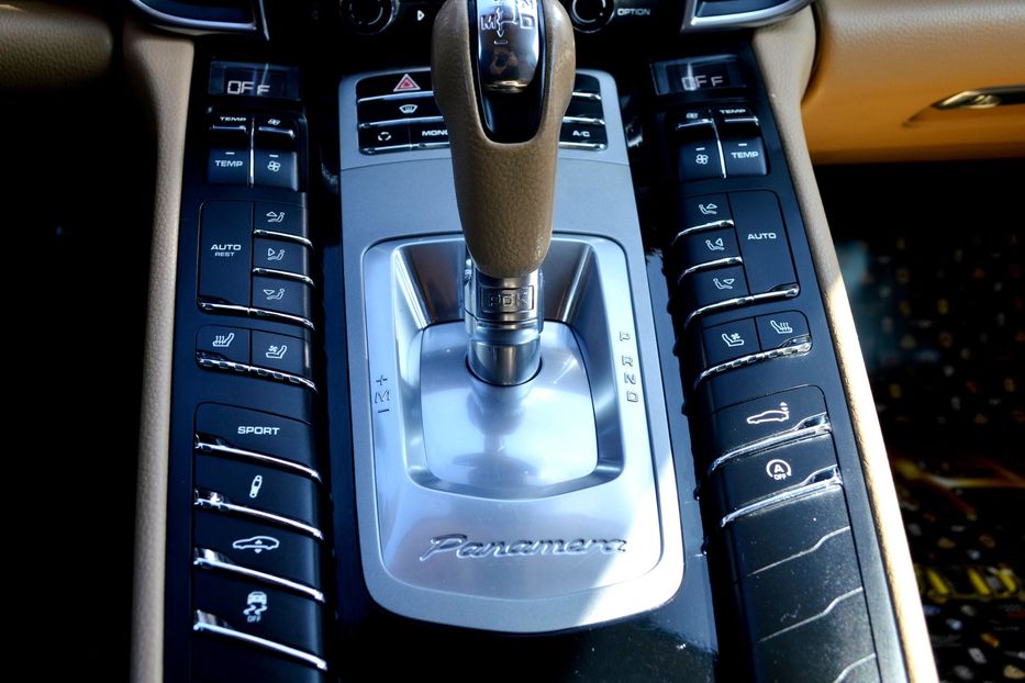 Продам Porsche Panamera 4S 2011 года в Одессе