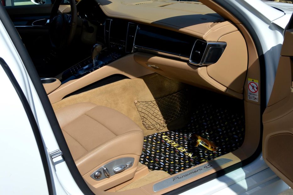 Продам Porsche Panamera 4S 2011 года в Одессе