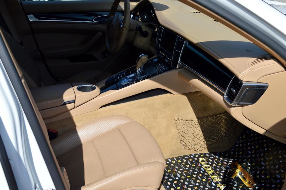 Продам Porsche Panamera 4S 2011 года в Одессе