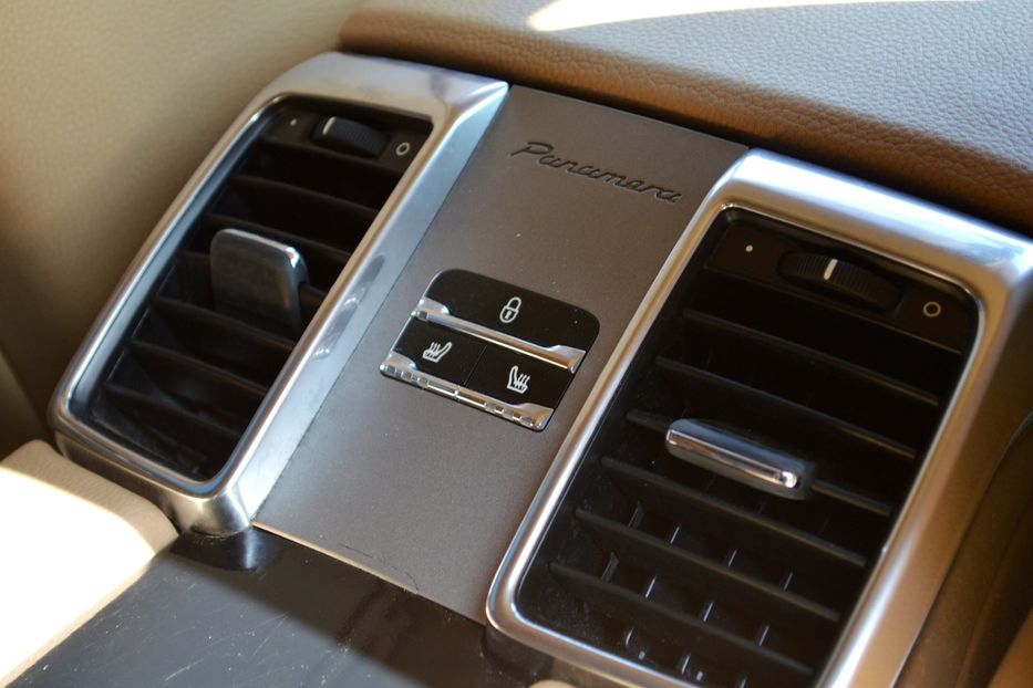 Продам Porsche Panamera 4S 2011 года в Одессе