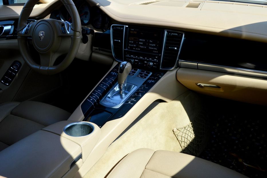 Продам Porsche Panamera 4S 2011 года в Одессе