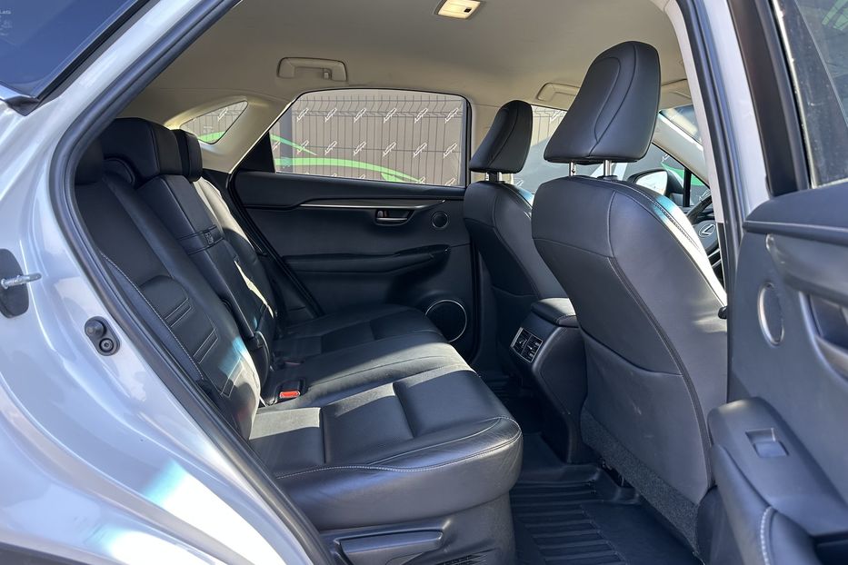 Продам Lexus NX 300 AWD Hybrid 2015 года в Киеве