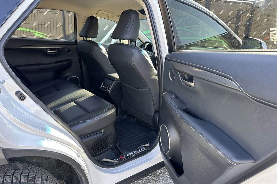 Продам Lexus NX 300 AWD Hybrid 2015 года в Киеве