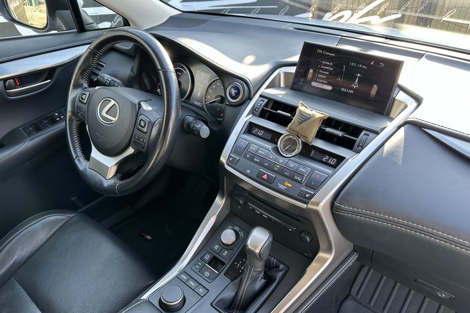 Продам Lexus NX 300 AWD Hybrid 2015 года в Киеве