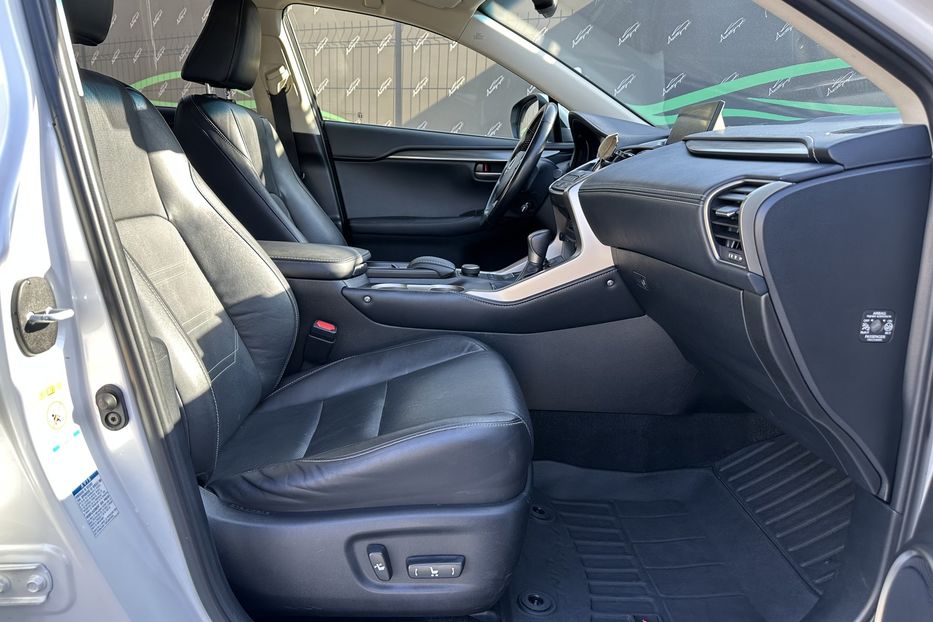 Продам Lexus NX 300 AWD Hybrid 2015 года в Киеве