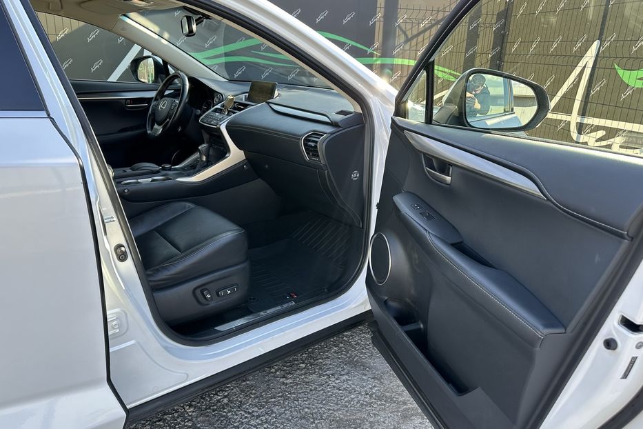 Продам Lexus NX 300 AWD Hybrid 2015 года в Киеве