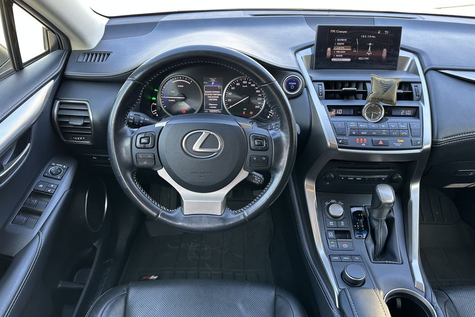 Продам Lexus NX 300 AWD Hybrid 2015 года в Киеве