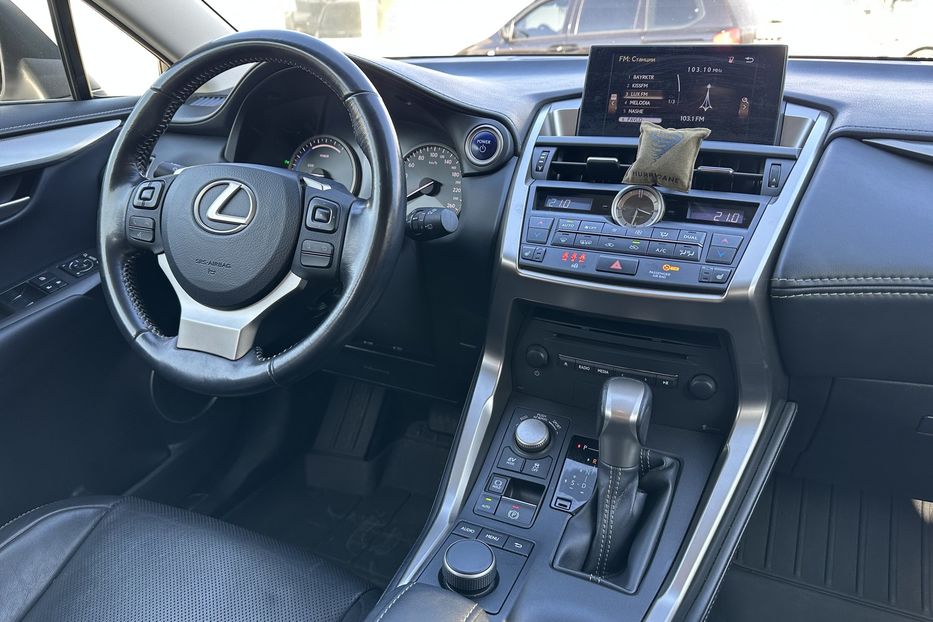 Продам Lexus NX 300 AWD Hybrid 2015 года в Киеве