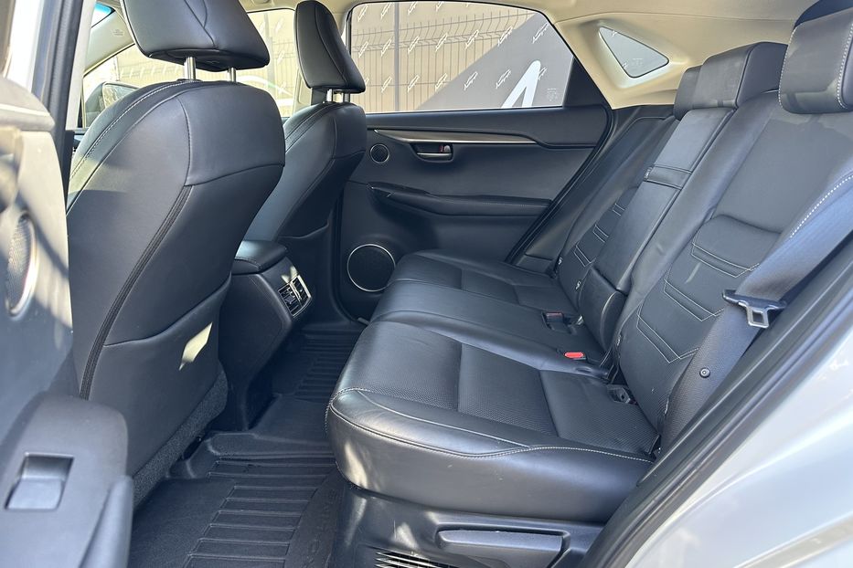 Продам Lexus NX 300 AWD Hybrid 2015 года в Киеве