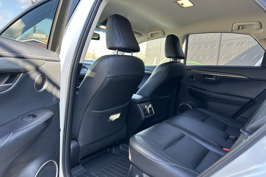 Продам Lexus NX 300 AWD Hybrid 2015 года в Киеве