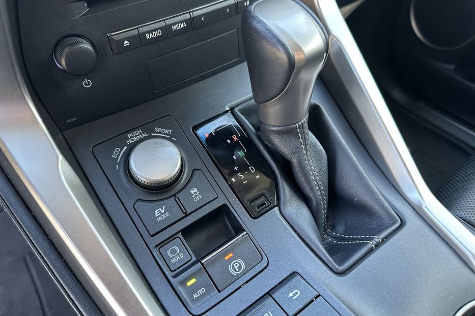 Продам Lexus NX 300 AWD Hybrid 2015 года в Киеве