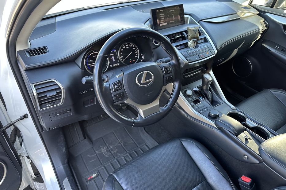 Продам Lexus NX 300 AWD Hybrid 2015 года в Киеве