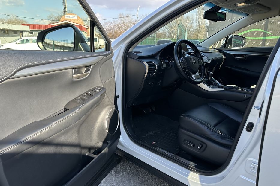 Продам Lexus NX 300 AWD Hybrid 2015 года в Киеве