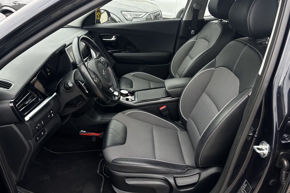 Продам Kia Niro 64 кВт. авто у Львові  2020 года в Львове