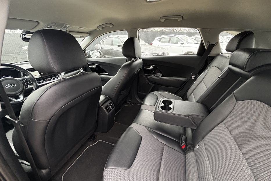 Продам Kia Niro 64 кВт. авто у Львові  2020 года в Львове