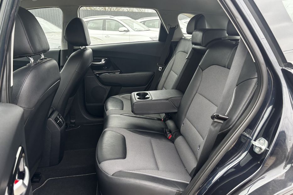 Продам Kia Niro 64 кВт. авто у Львові  2020 года в Львове