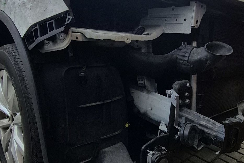 Продам Volkswagen Touareg SPORT / авто зарезервовано 2016 года в Киеве