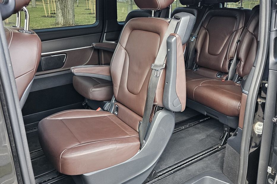 Продам Mercedes-Benz V-Class 4Matic Avangard AMG 2017 года в Киеве