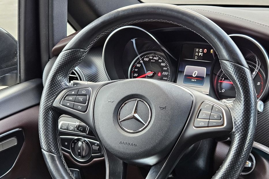 Продам Mercedes-Benz V-Class 4Matic Avangard AMG 2017 года в Киеве