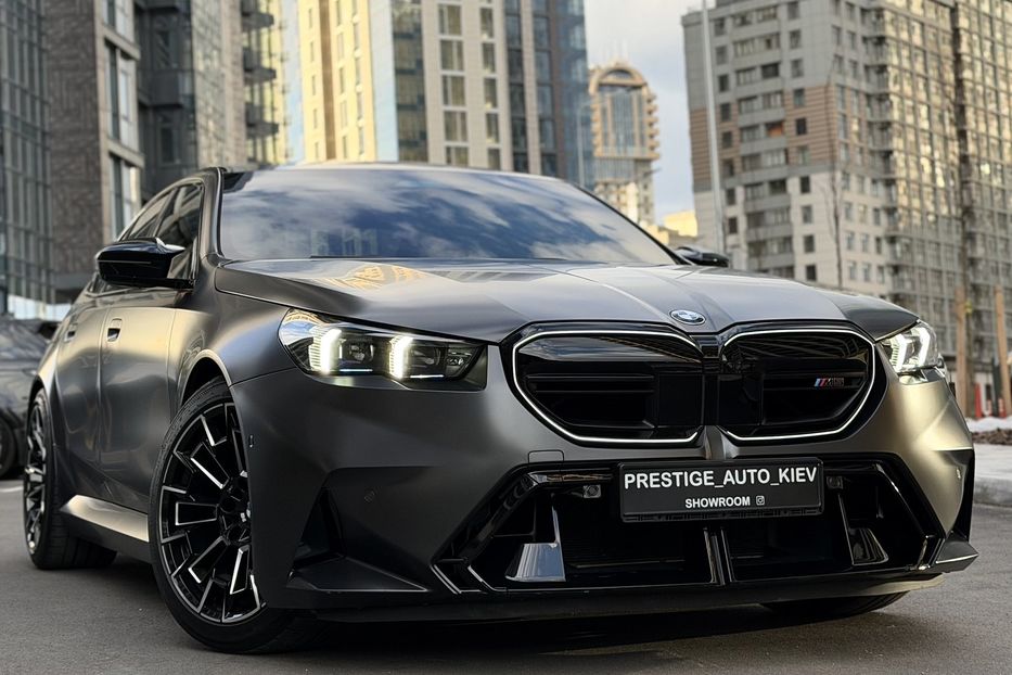 Продам BMW M5 2024 года в Киеве