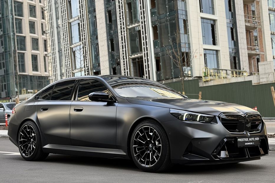 Продам BMW M5 2024 года в Киеве