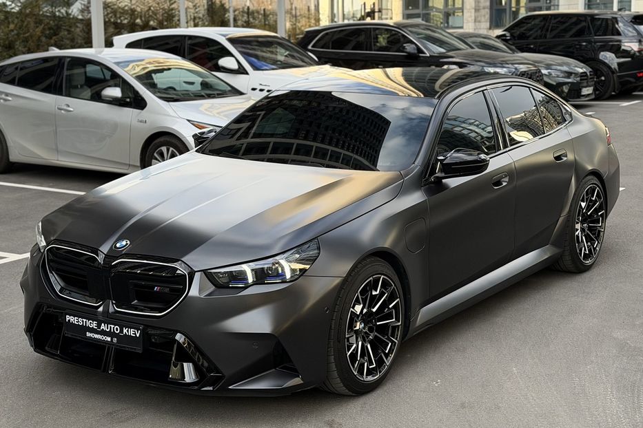 Продам BMW M5 2024 года в Киеве